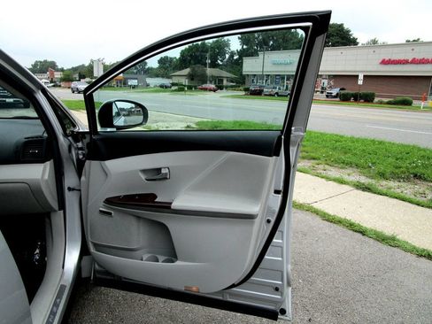 Used 2012 Toyota Venza Limited w/ Tow Pkg AWD/4WD image 28