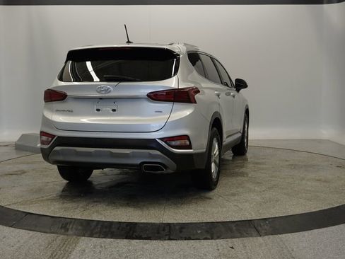 Used 2019 Hyundai Santa Fe SE image 10