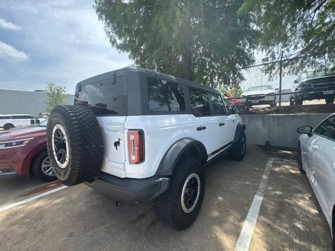 Used 2023 Ford Bronco Badlands AWD/4WD image 5