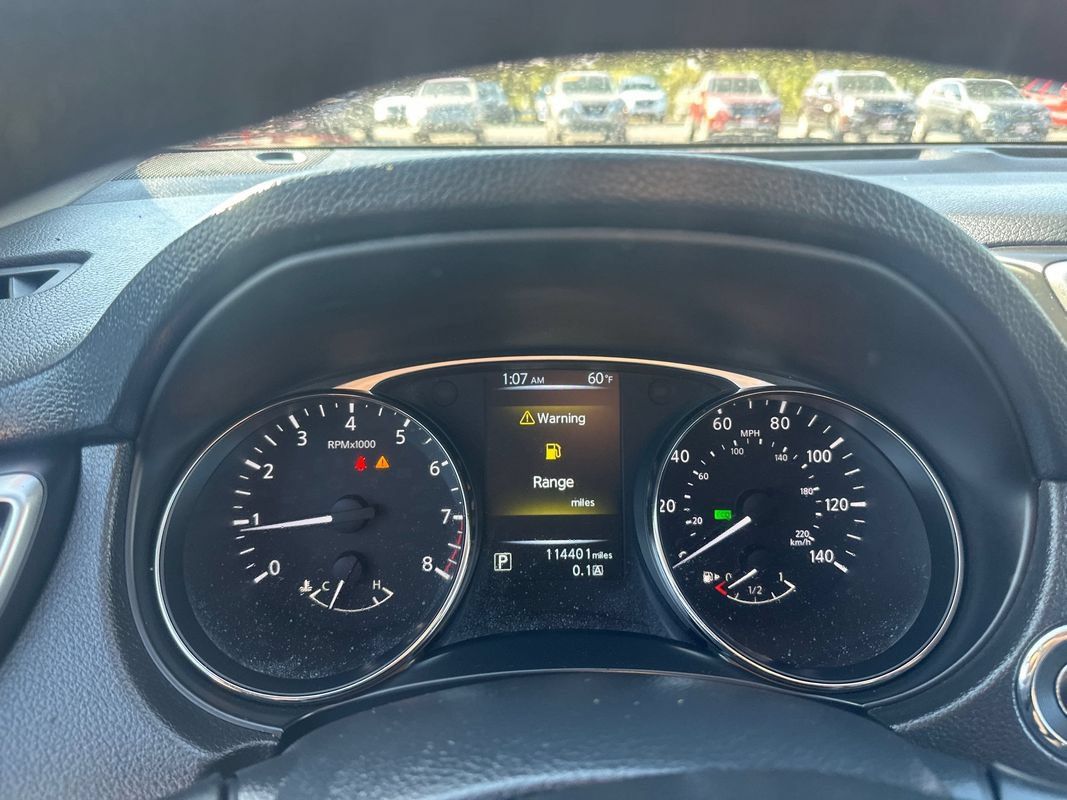 Used 2015 Nissan Rogue SV AWD/4WD image 25