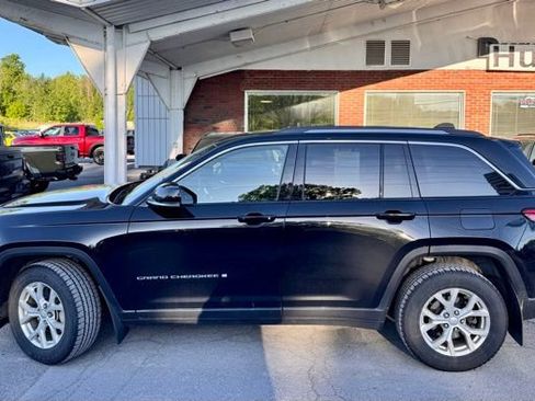 Used 2023 Jeep Grand Cherokee Limited w/ Trailer Tow Prep Group (B) AWD/4WD image 2