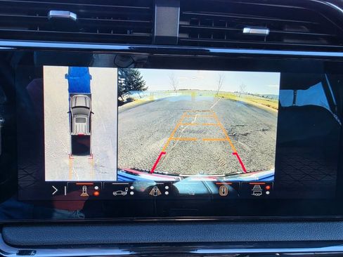 Used 2024 GMC Sierra 1500 AT4 w/ Technology Package image 24