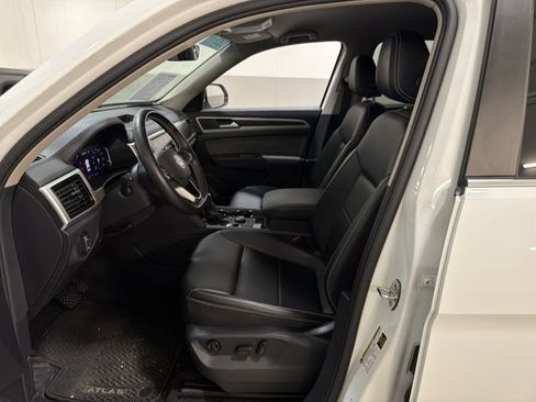 Used 2023 Volkswagen Atlas SE AWD/4WD image 6