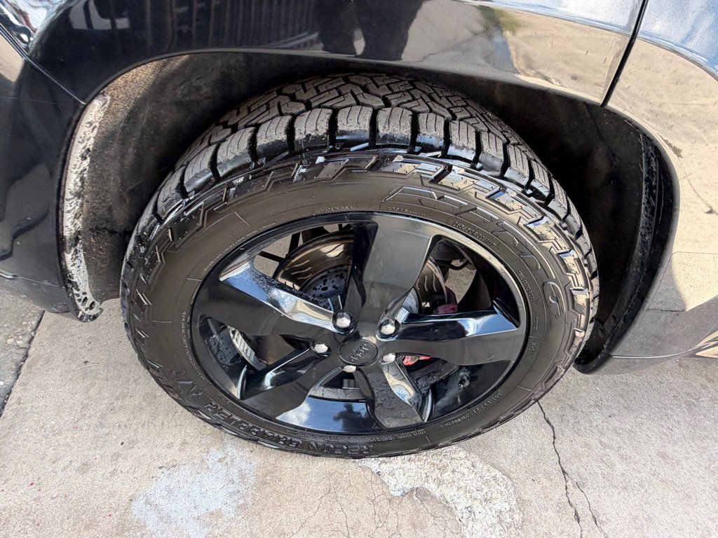 Used 2016 Jeep Grand Cherokee High Altitude AWD/4WD image 10
