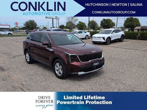 Used 2024 Kia Sorento LX FWD image 1