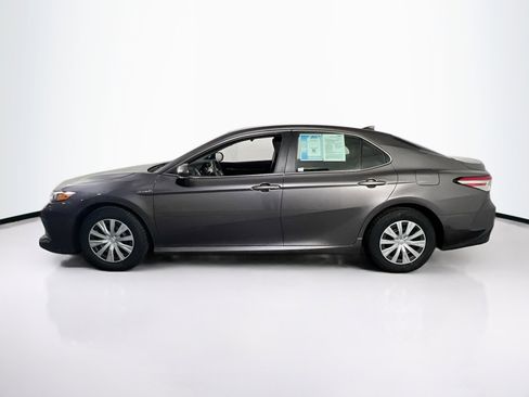 Used 2020 Toyota Camry LE image 8