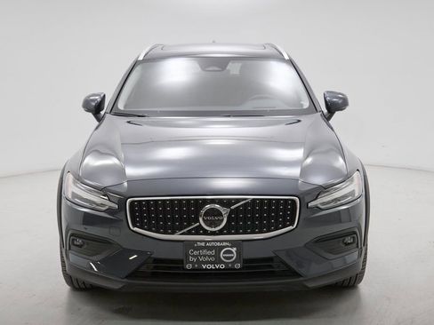 Certified 2024 Volvo V60 B5 Cross Country Ultimate image 5