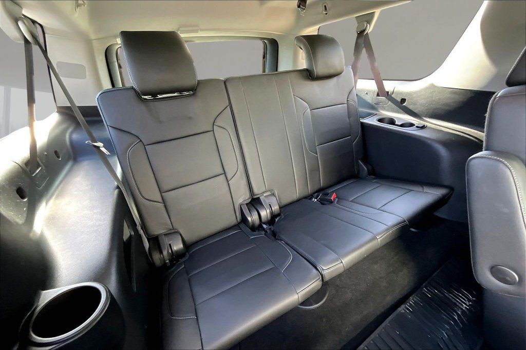 Used 2017 Chevrolet Suburban LT AWD/4WD image 23