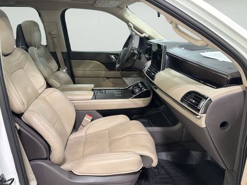 Used 2023 Lincoln Navigator Reserve AWD/4WD image 25