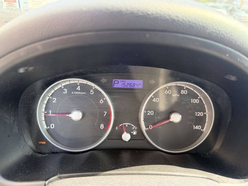 Used 2011 Hyundai Accent GS FWD image 11