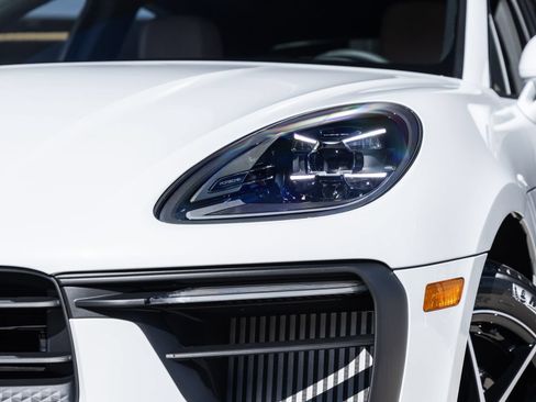 Certified 2026 Porsche Macan S AWD/4WD image 18
