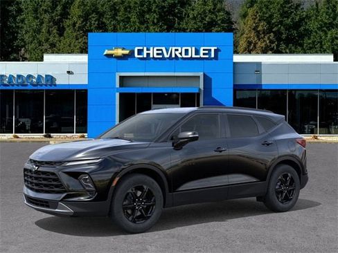 New 2025 Chevrolet Blazer LT w/ Midnight/Sport Edition image 2