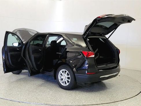 Used 2024 Chevrolet Equinox LT w/ LPO, Floor Liner Package FWD image 11