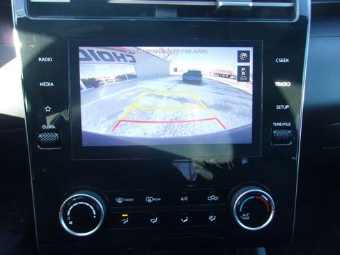 Used 2023 Hyundai Santa Cruz SE image 21