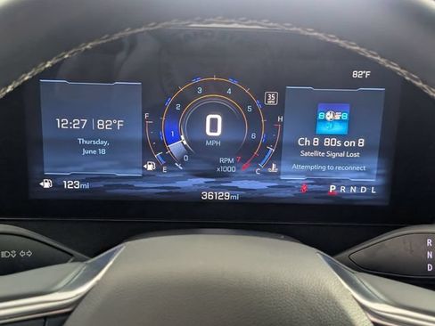 Used 2025 Chevrolet Traverse LT w/ Driver Confidence Package FWD image 17
