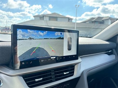 Used 2025 Ford Explorer Active image 24