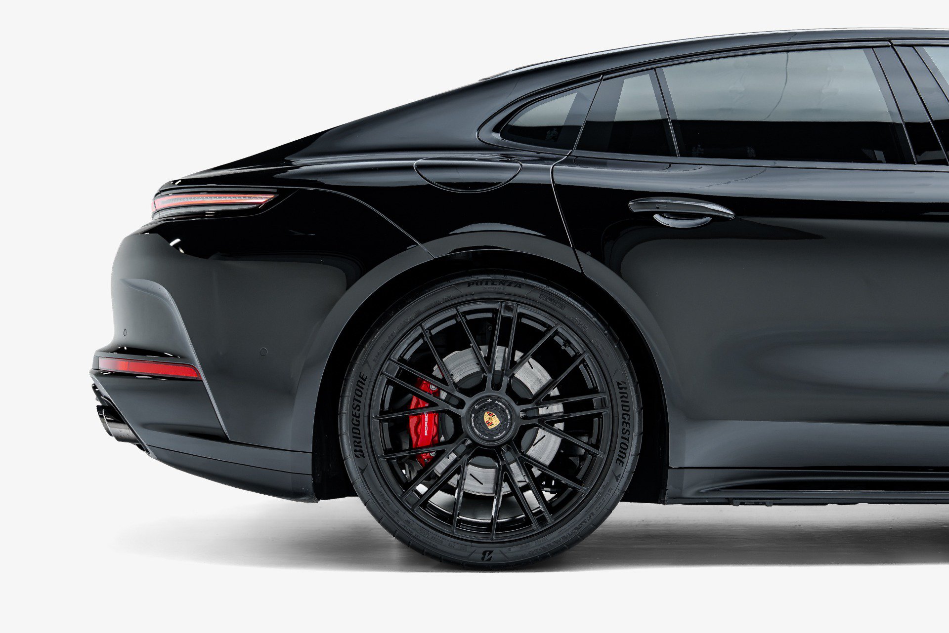 Used 2026 Porsche Panamera GTS w/ Premium Package AWD/4WD image 16