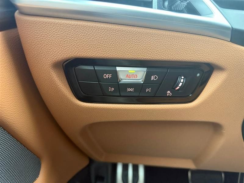 Used 2025 BMW M440i Coupe w/ Premium Package RWD image 37