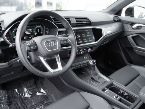 Certified 2024 Audi Q3 2.0T Premium image 10