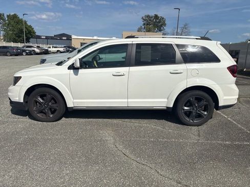 Used 2020 Dodge Journey Crossroad image 1