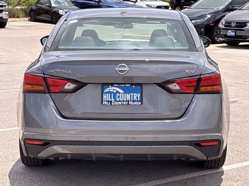Used 2024 Nissan Altima 2.5 SV FWD image 5