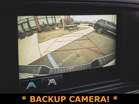 Used 2018 Chevrolet Silverado 1500 Custom w/ Custom Value Package image 3