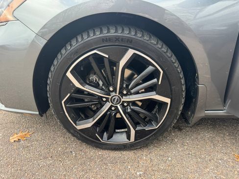 Used 2023 Nissan Altima 2.5 SR w/ SR Premium Package image 25