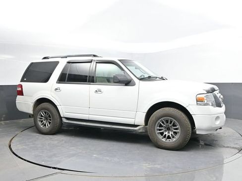 Used 2009 Ford Expedition XLT AWD/4WD image 3