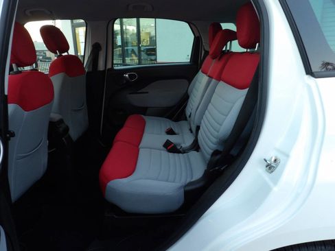 Used 2014 FIAT 500L Easy w/ Popular Equipment Group image 9