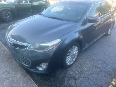 Used 2013 Toyota Avalon Limited FWD image 2