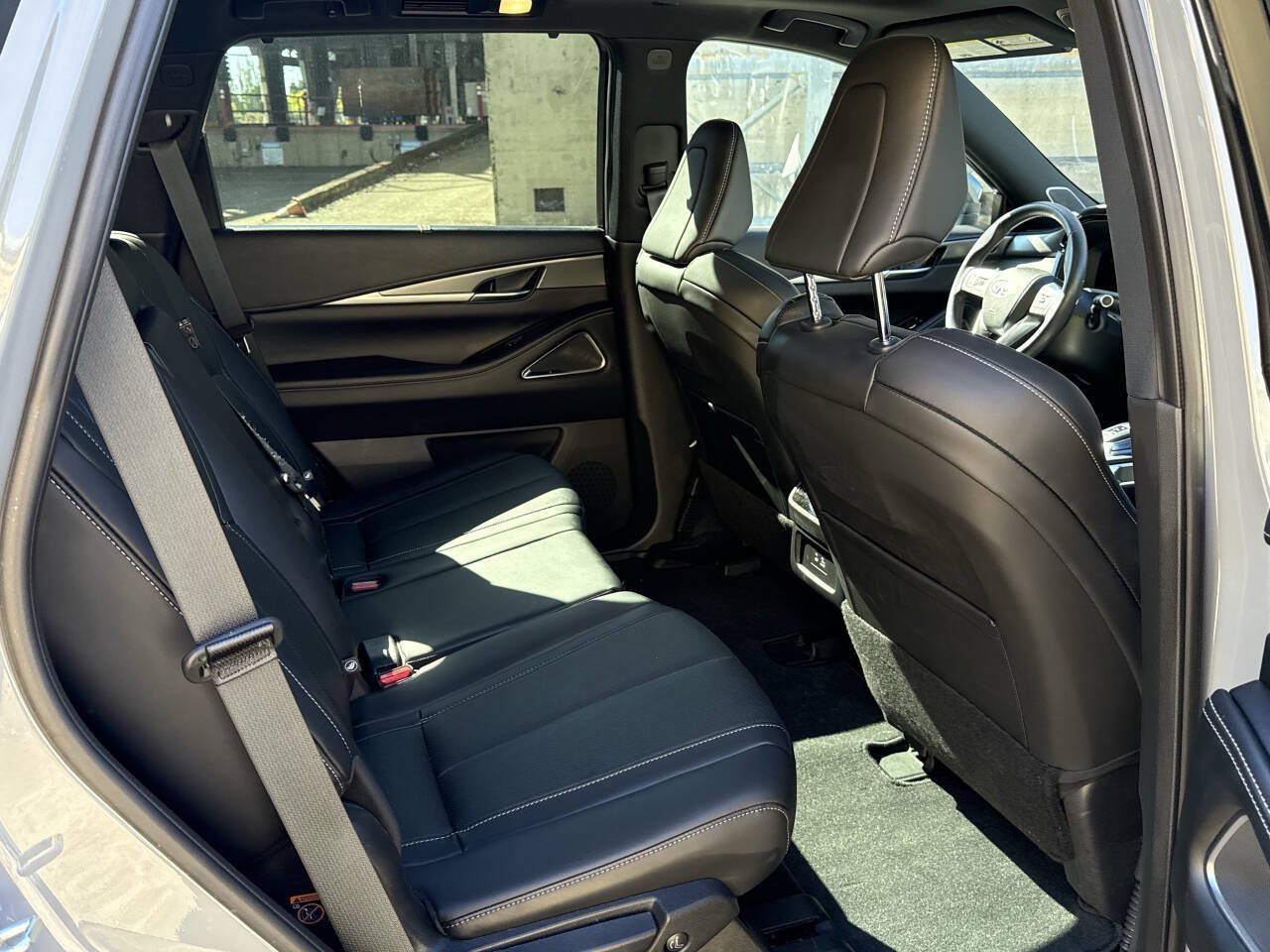 Used 2025 INFINITI QX60 Luxe w/ Black Edition AWD/4WD image 46