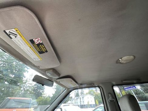 Used 2001 Nissan Frontier SE AWD/4WD image 14