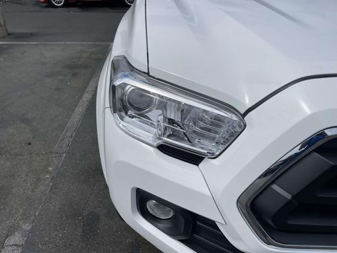 Used 2023 Toyota Tacoma SR5 w/ Technology Package image 12