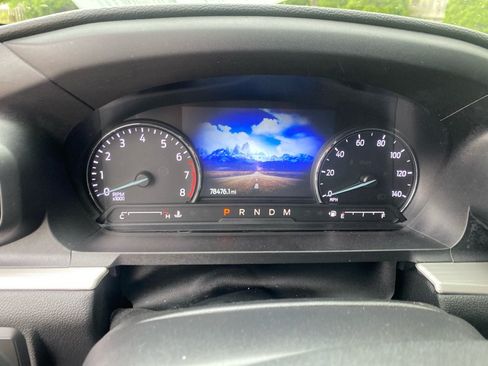 Used 2020 Ford Explorer XLT AWD/4WD image 12