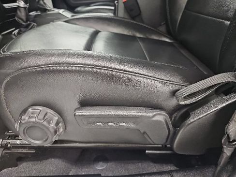 Used 2020 Jeep Wrangler Unlimited Sahara AWD/4WD image 16
