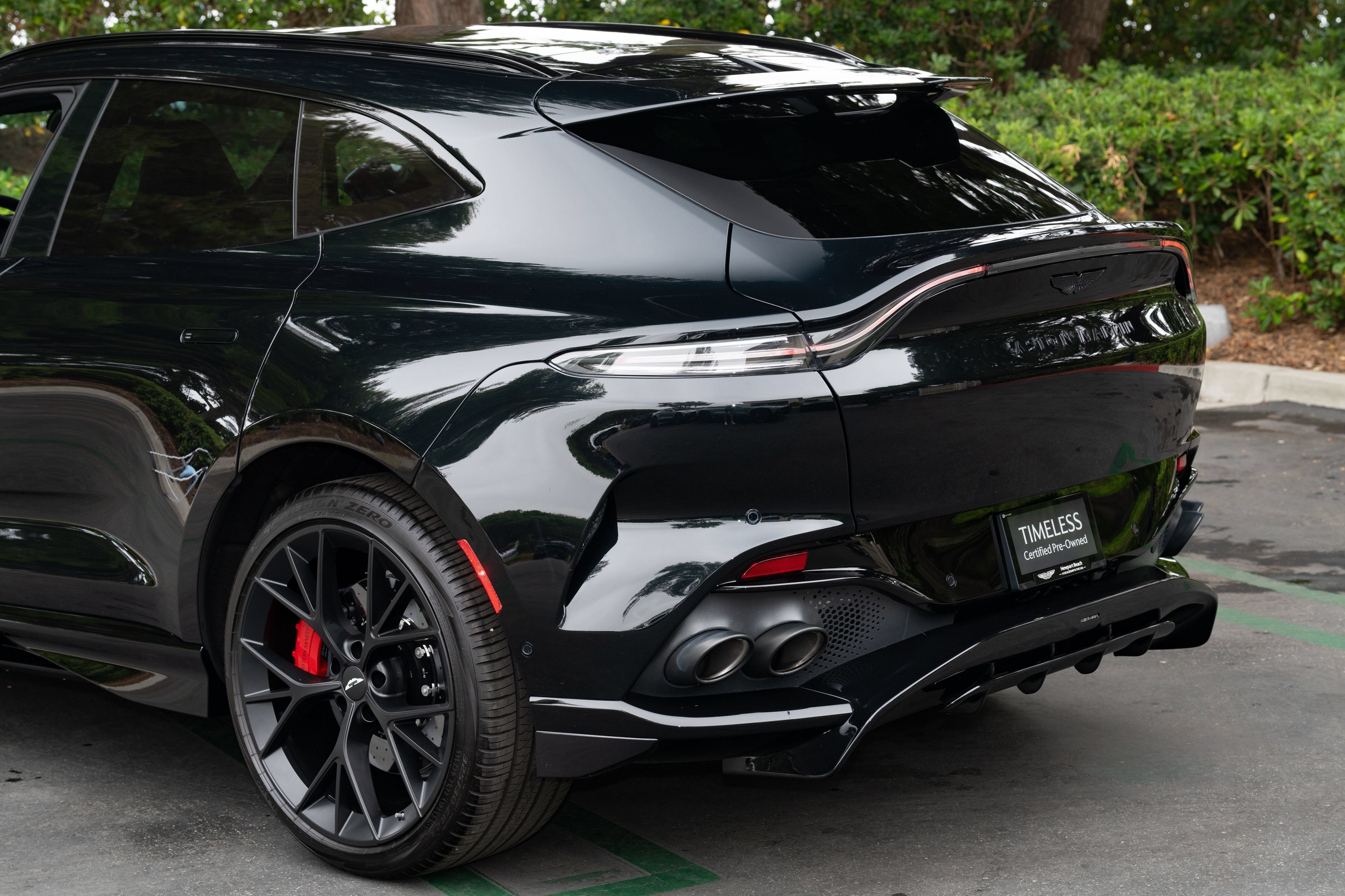 Used 2025 Aston Martin DBX 707 AWD/4WD image 23