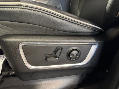 Used 2025 RAM 1500 Laramie w/ Sport Appearance Package image 13