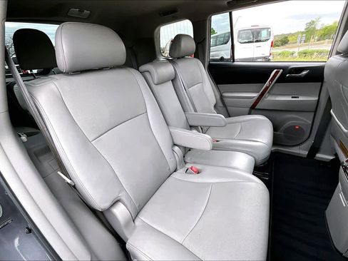Used 2012 Toyota Highlander Limited image 19