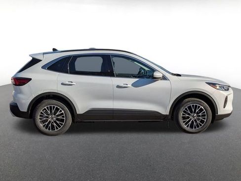 New 2026 Ford Escape Base image 2