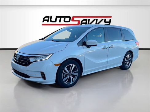 Used 2023 Honda Odyssey Touring image 3