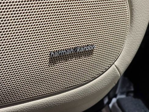 Used 2012 Mercedes-Benz SL 550 image 31