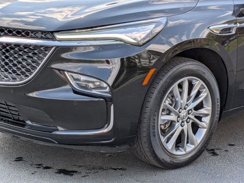 Used 2023 Buick Enclave Avenir w/ Avenir Technology Package AWD/4WD image 9