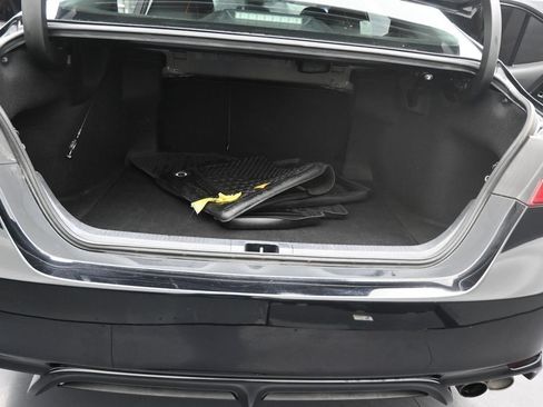 Used 2020 Toyota Camry SE FWD image 19