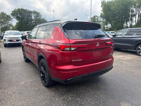 Used 2025 Mitsubishi Outlander SEL Black Edition AWD/4WD image 3