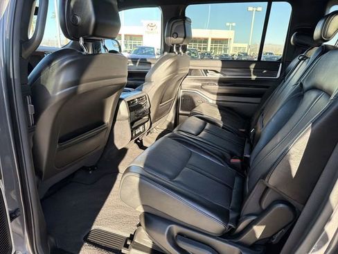 Used 2023 Jeep Wagoneer Series III w/ Preferred Equipment Group AWD/4WD image 29