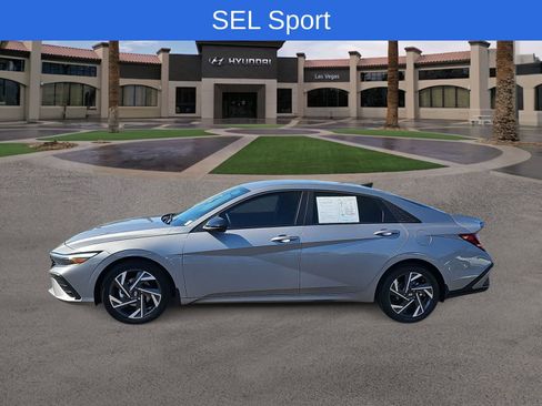 Used 2025 Hyundai Elantra Sport FWD image 5