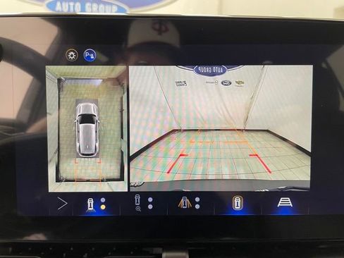 New 2026 Chevrolet Equinox LT w/ Safety and Technology Package AWD/4WD image 5