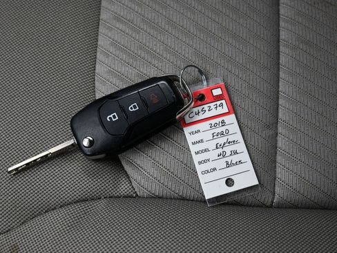 Used 2018 Ford Explorer 4WD w/ Class II Trailer Tow Package image 26