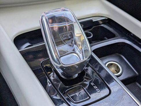 Used 2023 Volvo XC60 B5 Ultimate w/ Protection Package Premier image 12