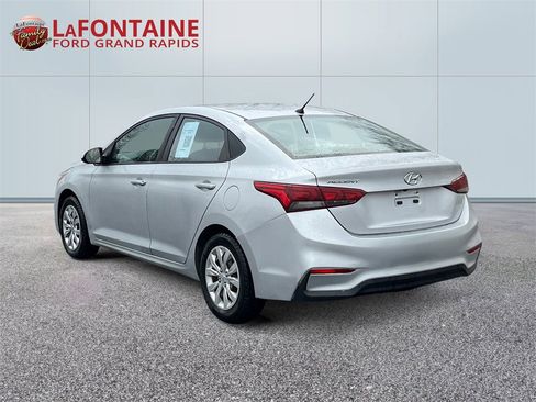 Used 2018 Hyundai Accent SE image 5